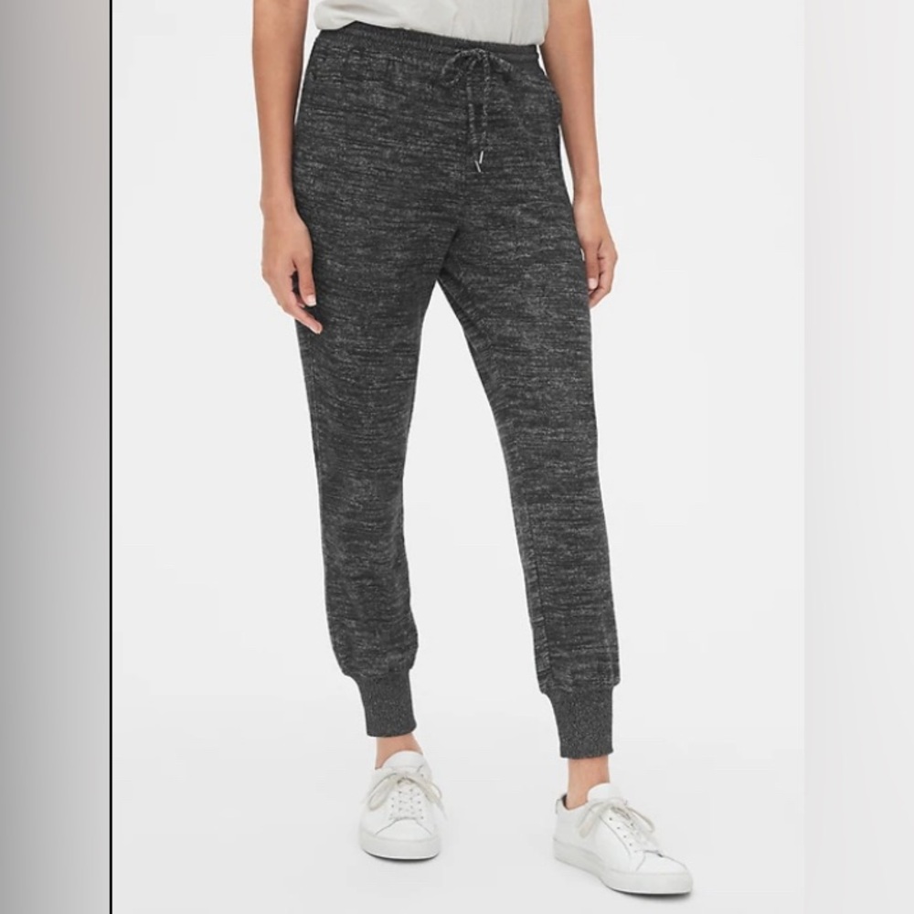 Gap. Jogger Sweatpant. Softspun Marled Drawstring. Black. Women Small. Pockets.